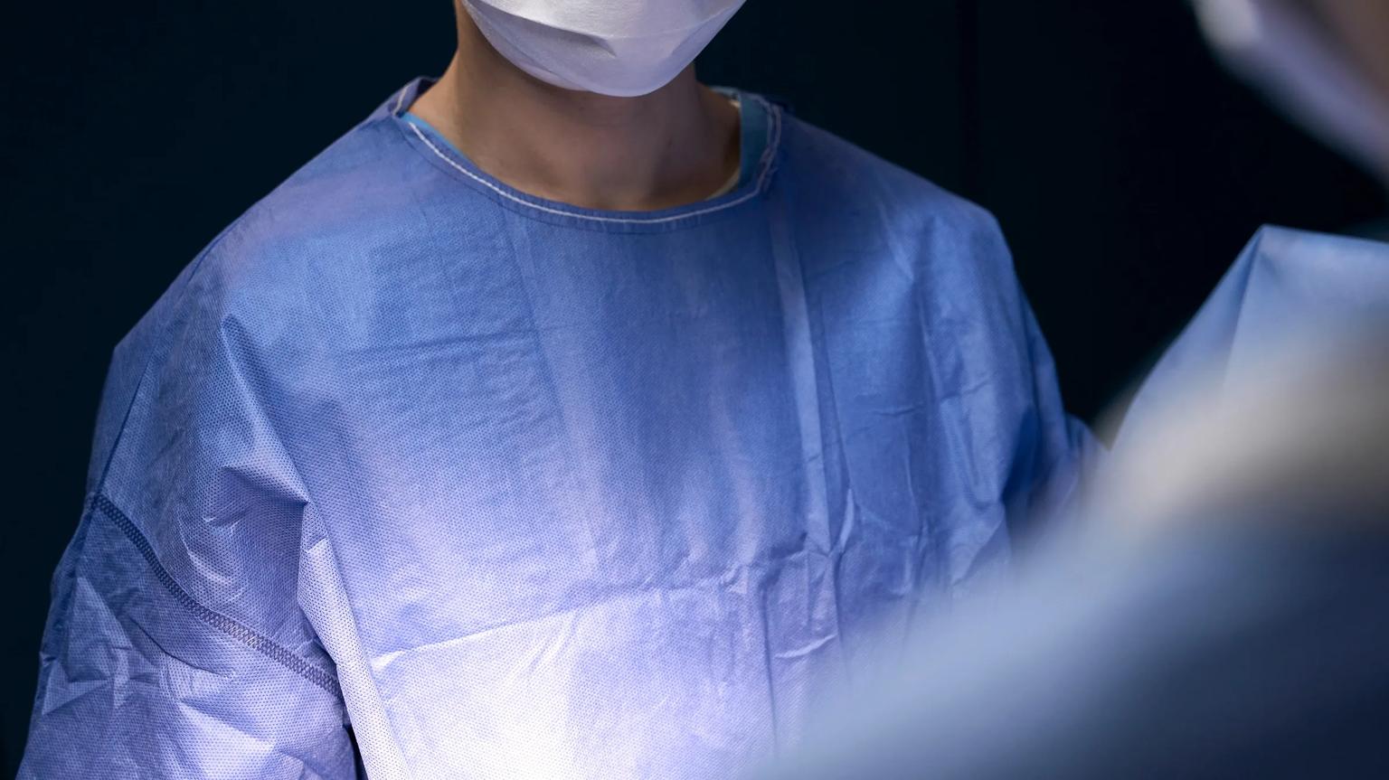 International clinician observing a supervised ward round at an ATDERA Care Network partner teaching hospital in Turkey