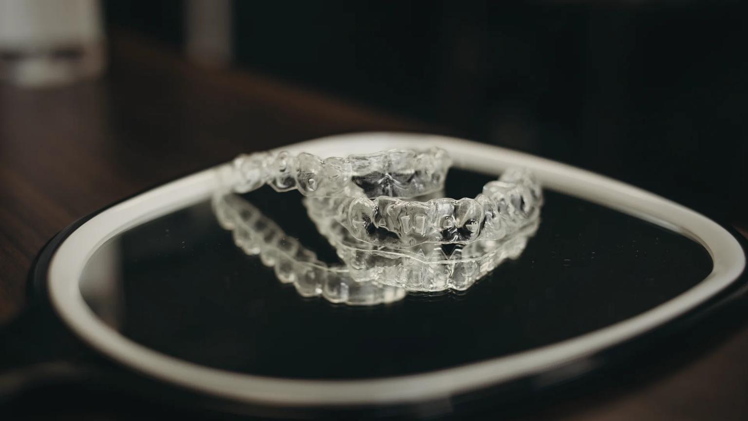 Orthodontic suite at an ATDERA Care Network partner facility in Turkey, configured for digital treatment planning, fixed-bracket bonding, and clear aligner fitting
