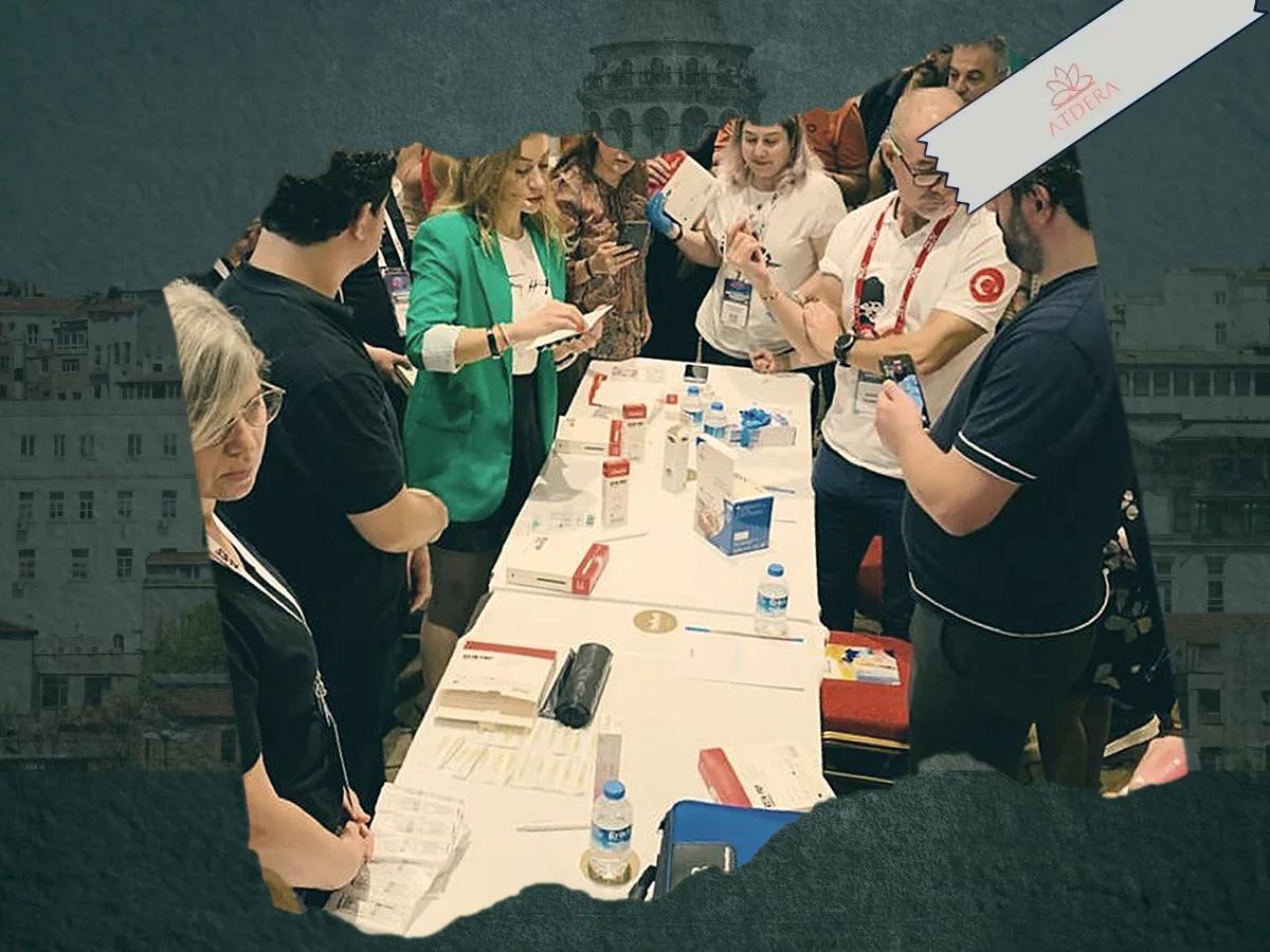 Delegates and faculty during a hands-on practice block