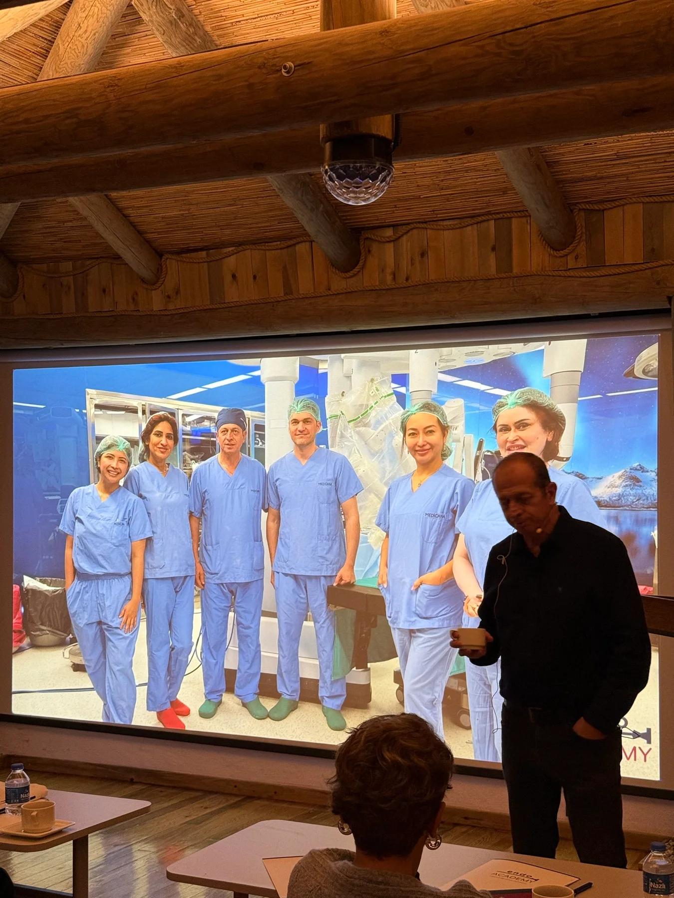Prof. Dr. Fatih Şendağ teaching during a robotic surgery programme session