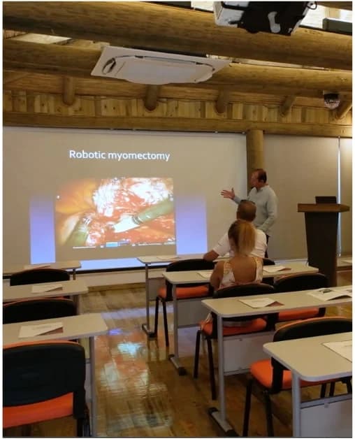 Faculty-led robotic surgery teaching session at Urlachi Farm
